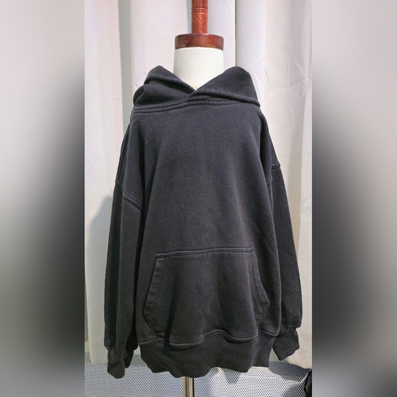 GAP Kid's Black Hoodie With Pockets - Picture 1 of 4